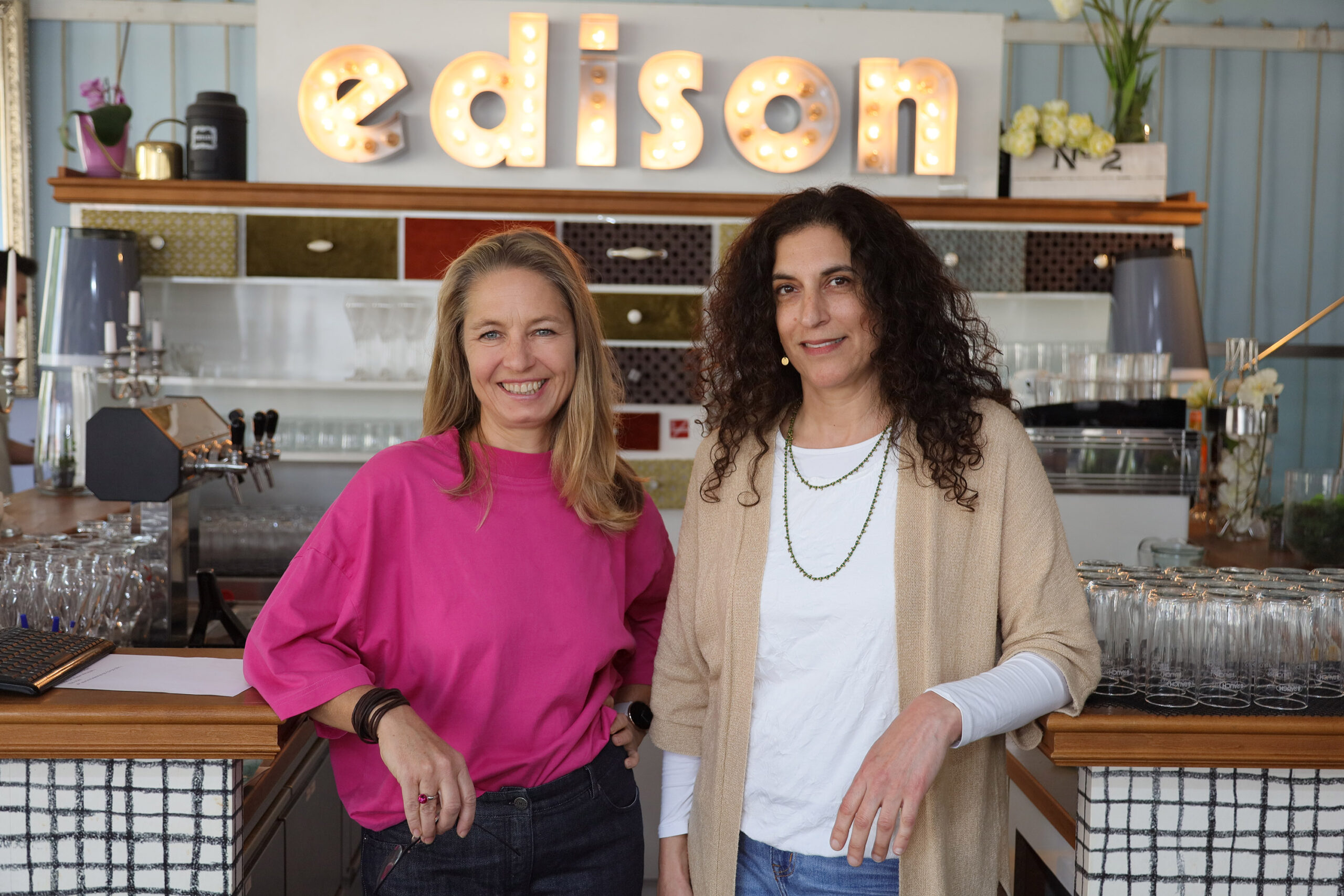 Alexandra Fiedler-Lehmann und Ruth Sar-Shalom beim Kreativ-Frühstück am 5.5.2023