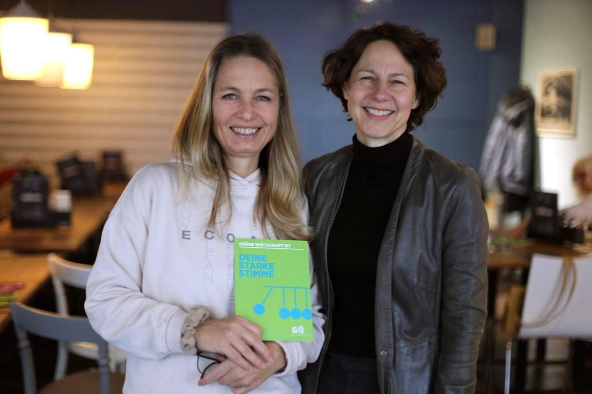 Alexandra Fiedler-Lehmann und ihre Gästin Katja Teuchmann, Foto: Pepo Schuster